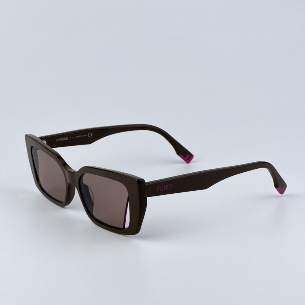 Fendi Women BRAND NEW Sunglasses Truffle Light Brown Geometric FE40032I 50E - Picture 6 of 9